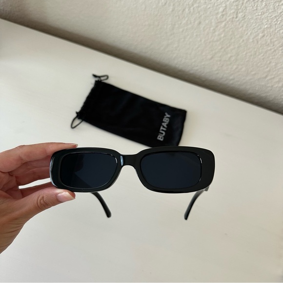 Rectangular Sunglasses - Picture 5 of 6